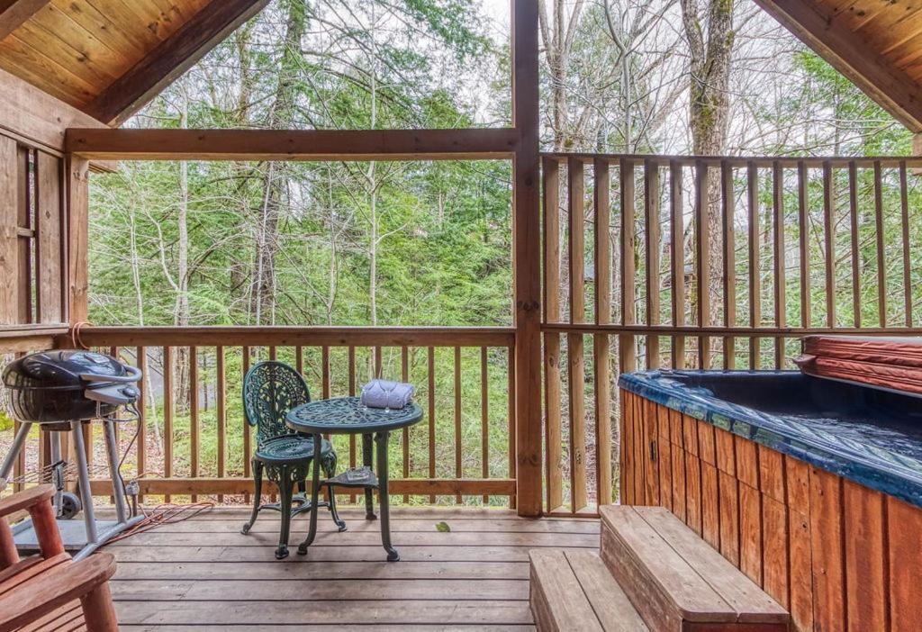 Mountain Eden, Hot Tub, Resort Pool, Wifi, 1089 Free Tickets Each Paid Day, Dollywood And More Gatlinburg Dış mekan fotoğraf